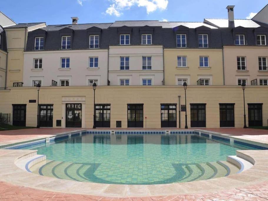 Disneyland Deluxe Flat, Outside Pool, Climatisation, 1 Min To Disney Parks Серри Экстерьер фото