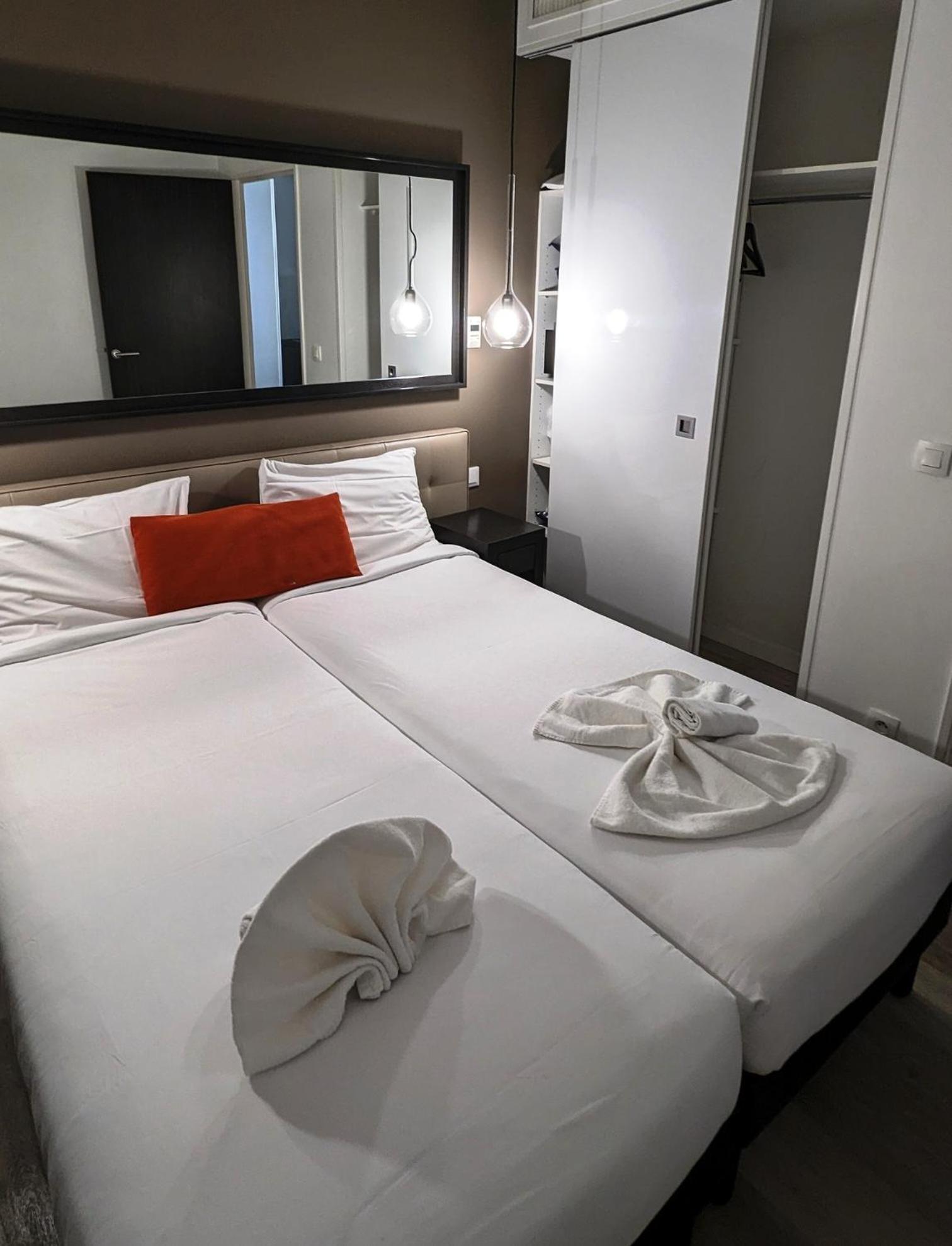 Disneyland Deluxe Flat, Outside Pool, Climatisation, 1 Min To Disney Parks Серри Экстерьер фото